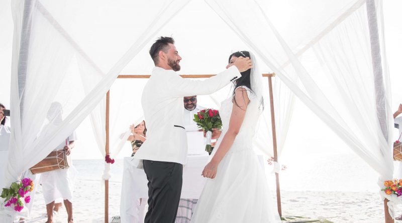 Czy warto skorzystać z namiotów na weselu?